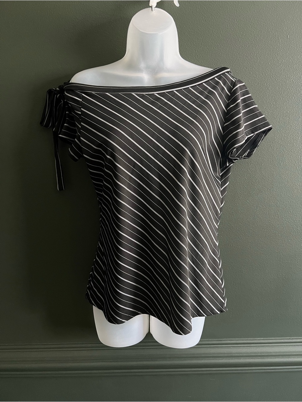 Studio Y Black and White Diagonal Stripe One-Shoulder Tie Top